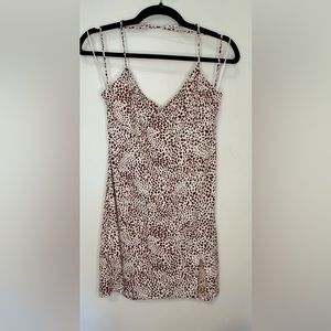 Large, Fits like Sm/Medium, Brown/White animal print